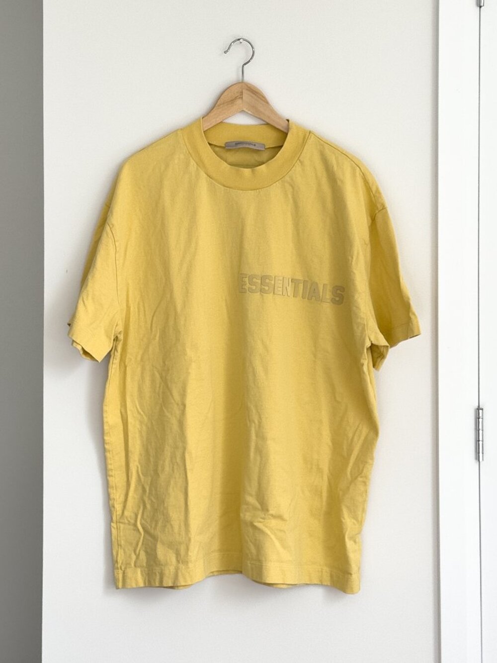 ESSENTIALS - FEAR OF GOD - Yellow Tee - Mens - Large